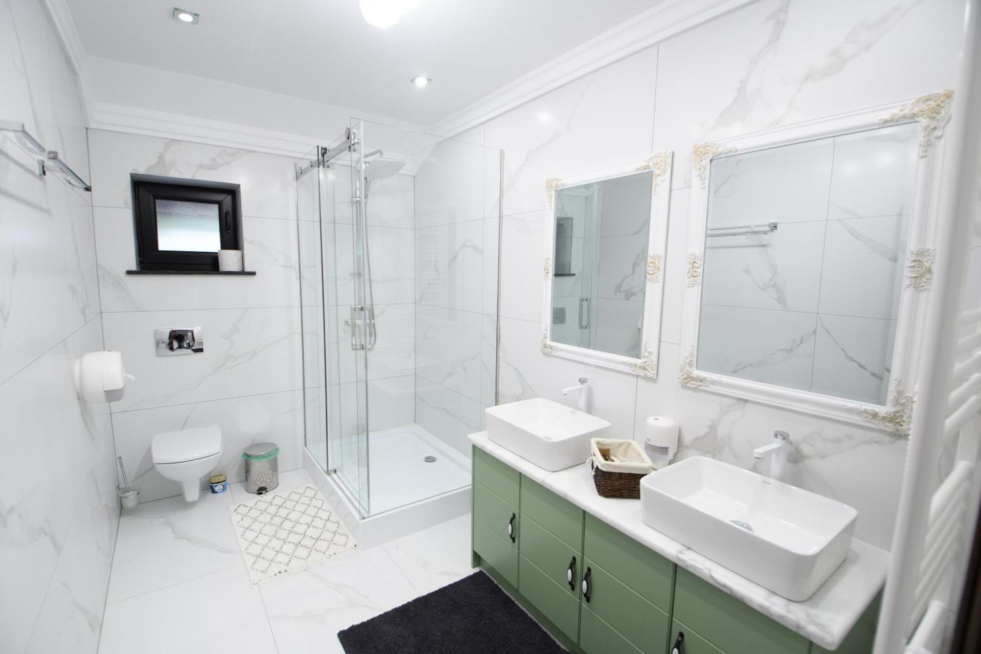 Somara Hotel Gainesti Bagian luar foto